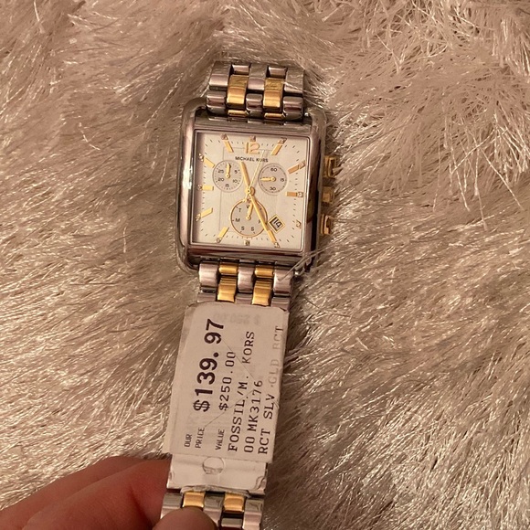 BNWT WOMENS MICHAEL KORS WATCH - Picture 2 of 11